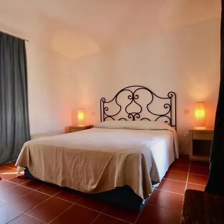 I Fiori Gialli Di Cala Di Volpe Holiday home Abbiadori