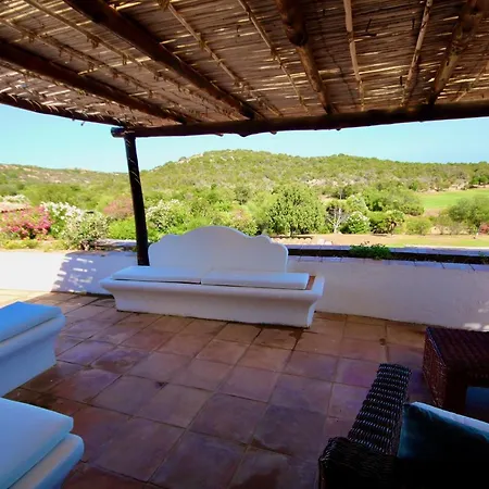 I Fiori Gialli Di Cala Di Volpe Holiday home *