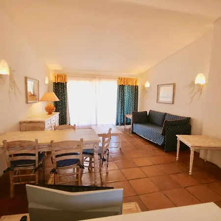 Holiday home I Fiori Gialli Di Cala Di Volpe