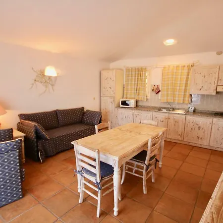 I Fiori Gialli Di Cala Di Volpe Holiday home