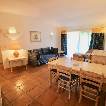 I Fiori Gialli Di Cala Di Volpe *