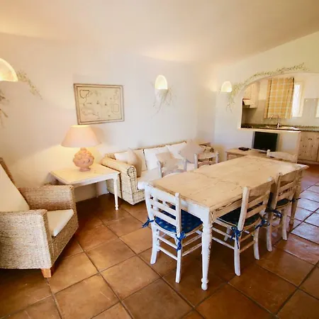 I Fiori Gialli Di Cala Di Volpe Holiday home *